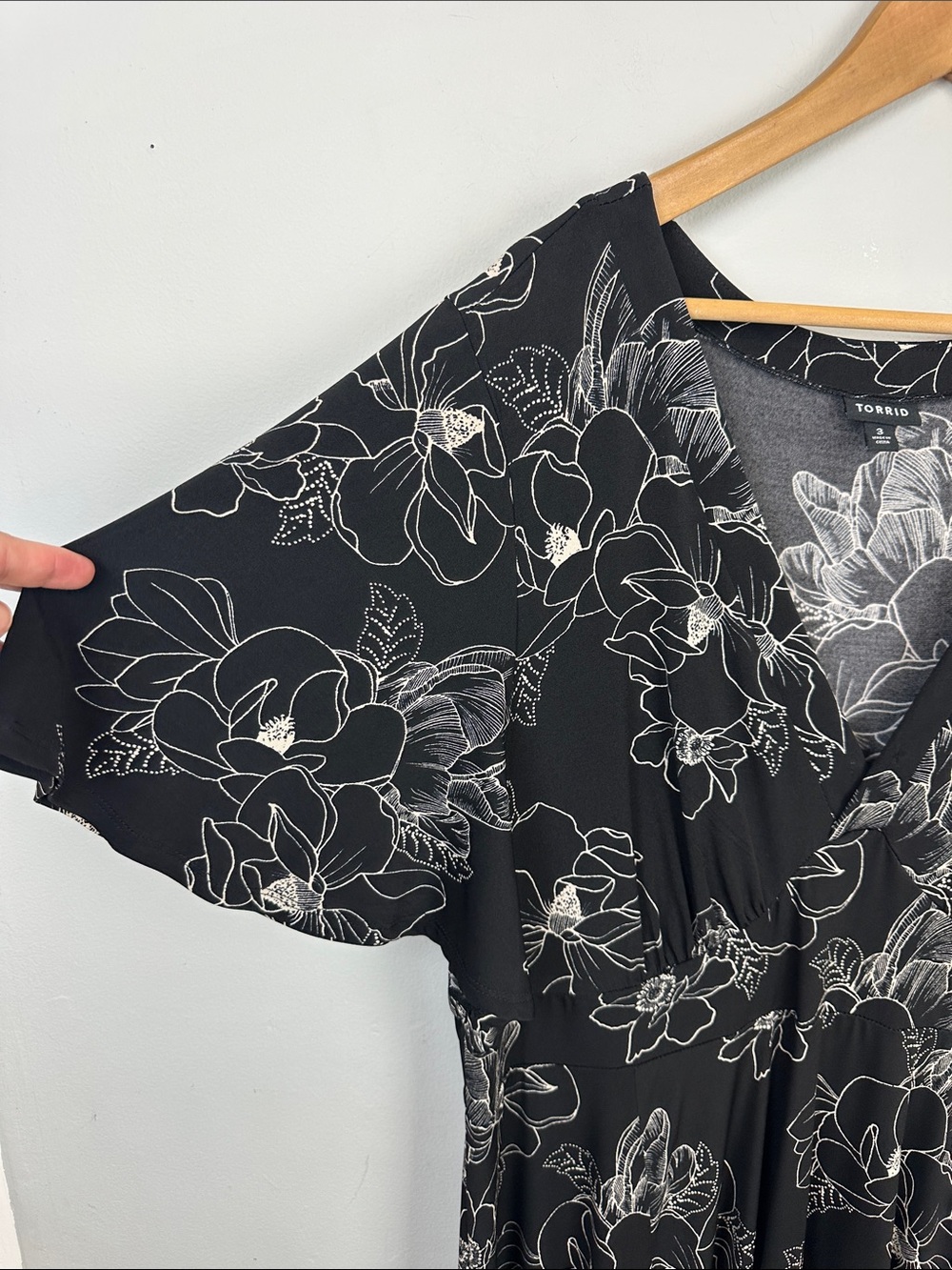 Torrid BLACK FLORAL JERSEY KNIT MIDI DRESS Sz 3X - Picture 6 of 12